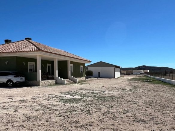 3 Bedroom 2 Bathroom Detached Villa in Torre del Rico - Caza De Casa