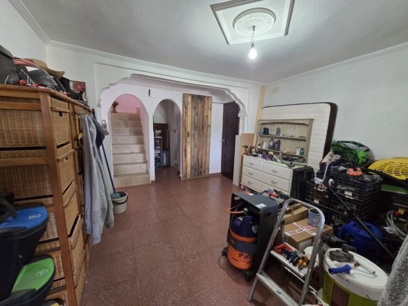 6 Bedroom 3 Bathroom Detached Villa in Sax - Caza De Casa