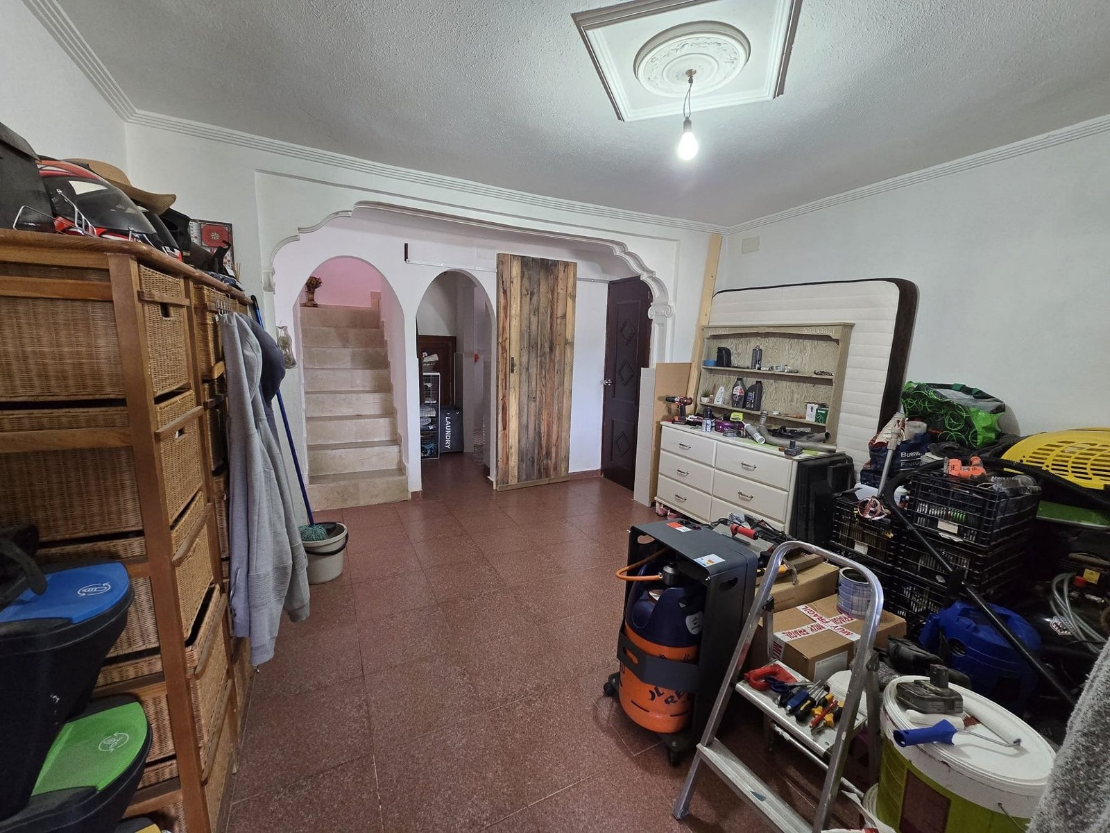 6 Bedroom 3 Bathroom Detached Villa in Sax - Caza De Casa