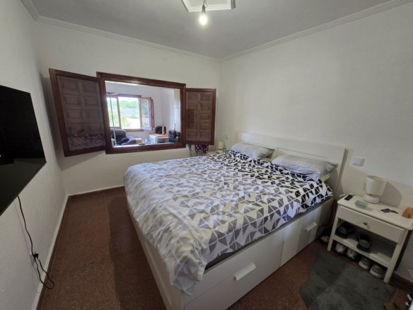 6 Bedroom 3 Bathroom Detached Villa in Sax - Caza De Casa