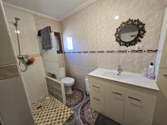 6 Bedroom 3 Bathroom Detached Villa in Sax - Caza De Casa