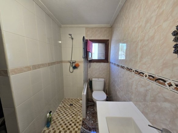 6 Bedroom 3 Bathroom Detached Villa in Sax - Caza De Casa