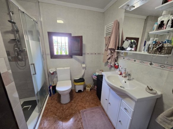 6 Bedroom 3 Bathroom Detached Villa in Sax - Caza De Casa
