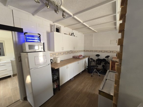 6 Bedroom 3 Bathroom Detached Villa in Sax - Caza De Casa