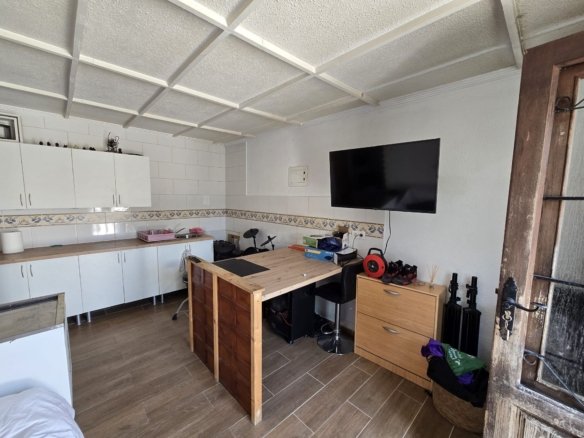 6 Bedroom 3 Bathroom Detached Villa in Sax - Caza De Casa