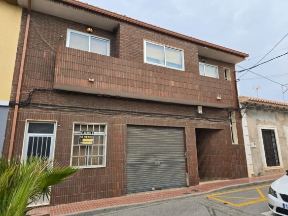 4 Bedroom 2 Bathroom Townhouse in Salinas - Caza De Casa