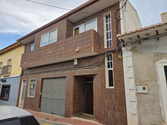 4 Bedroom 2 Bathroom Townhouse in Salinas - Caza De Casa