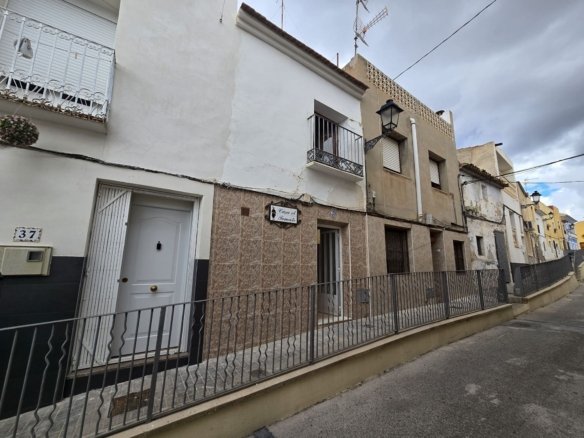 2 Bedroom 2 Bathroom Townhouse in Sax - Caza De Casa