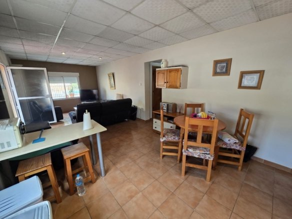 5 Bedroom 3 Bathroom Detached Villa in Sax - Caza De Casa
