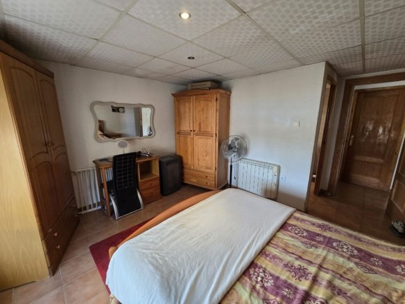 5 Bedroom 3 Bathroom Detached Villa in Sax - Caza De Casa