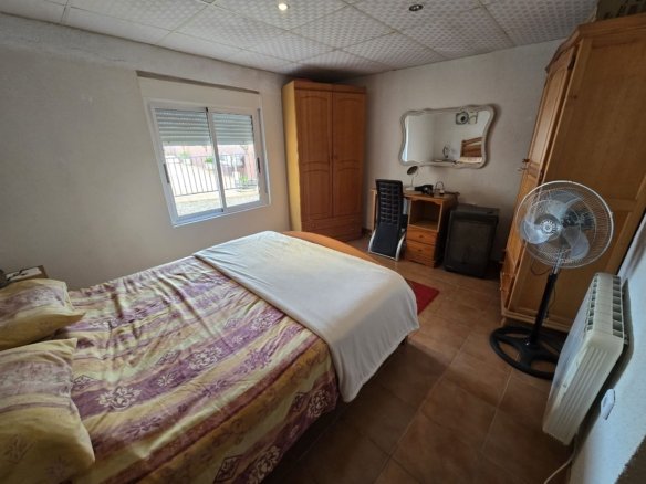 5 Bedroom 3 Bathroom Detached Villa in Sax - Caza De Casa