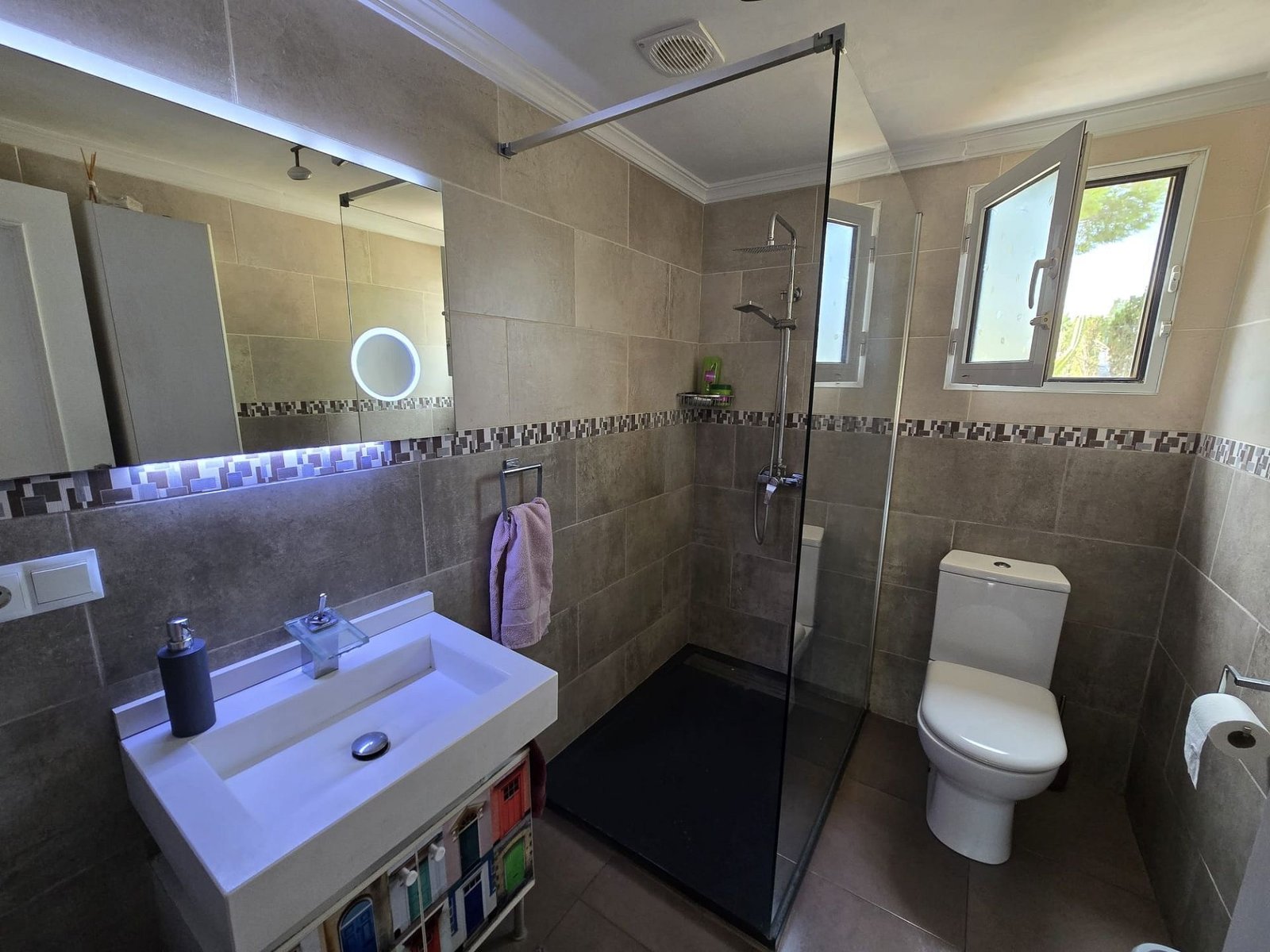5 Bedroom 3 Bathroom Detached Villa in Sax - Caza De Casa