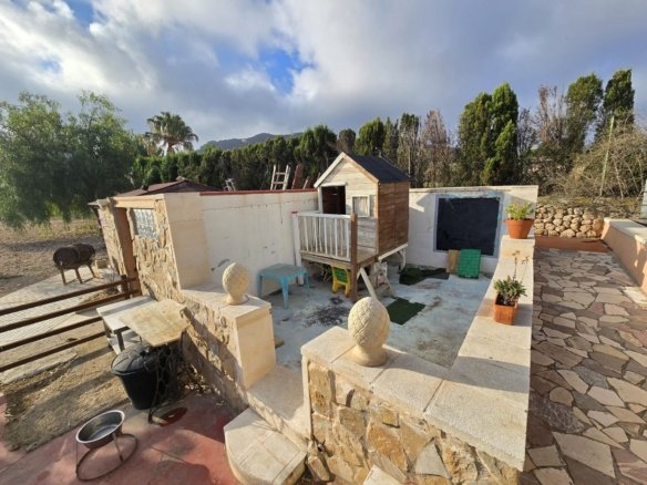 5 Bedroom 3 Bathroom Detached Villa in Sax - Caza De Casa