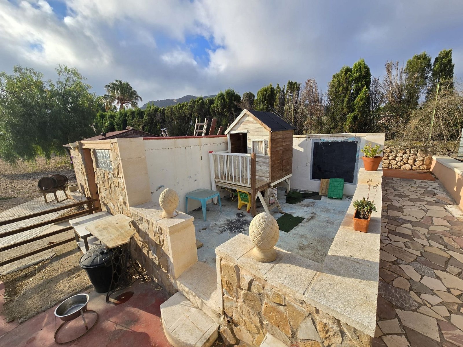 5 Bedroom 3 Bathroom Detached Villa in Sax - Caza De Casa