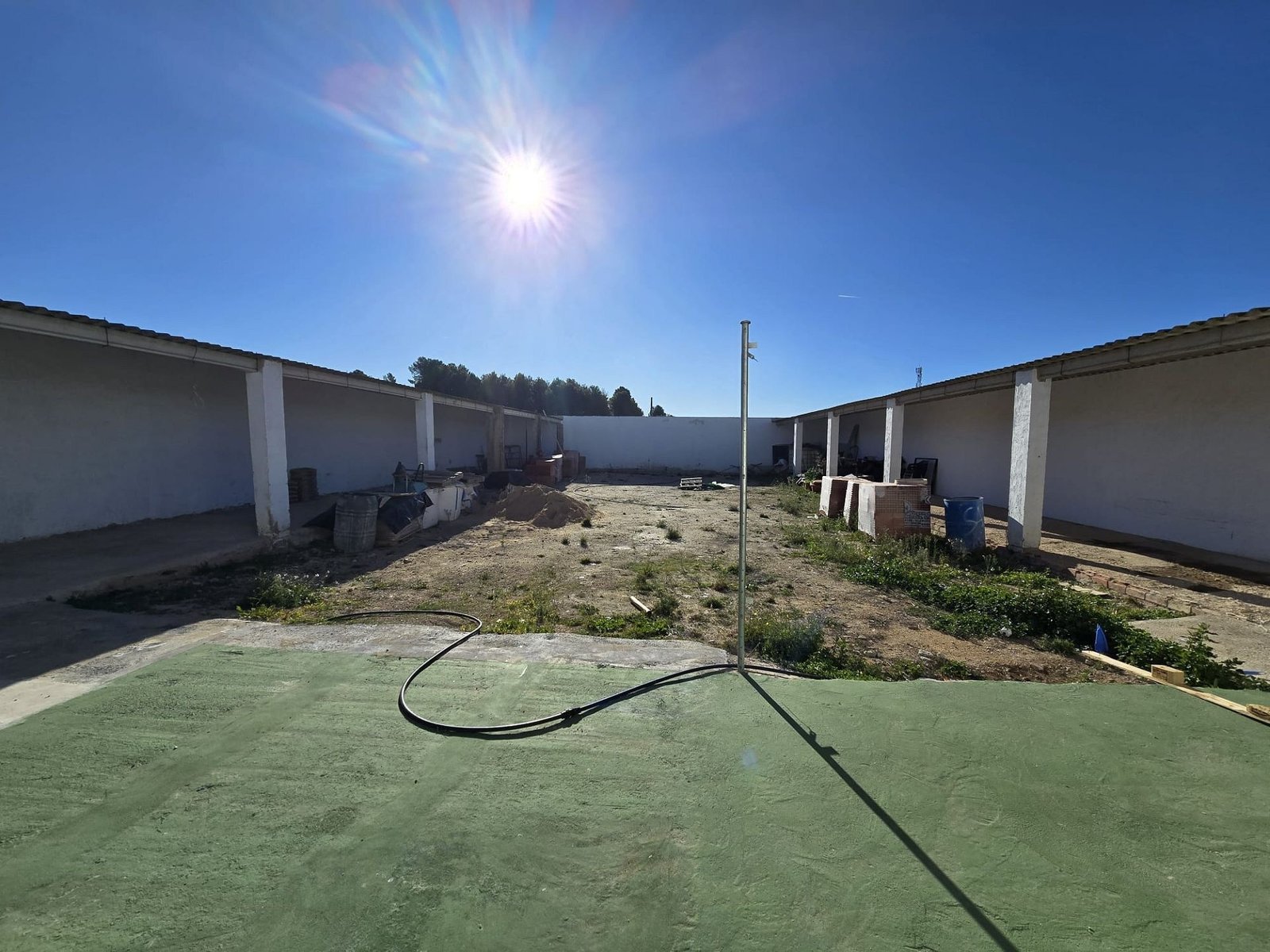 1 Bathroom Commercial in Sax - Caza De Casa