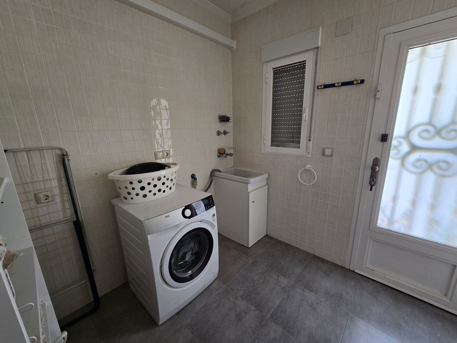 4 Bedroom 3 Bathroom Detached Villa in Sax - Caza De Casa