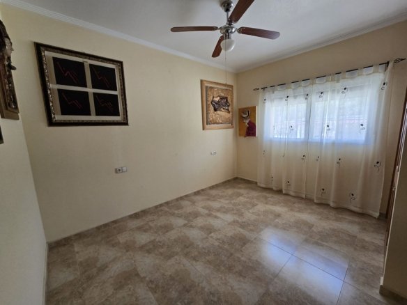 4 Bedroom 3 Bathroom Detached Villa in Sax - Caza De Casa