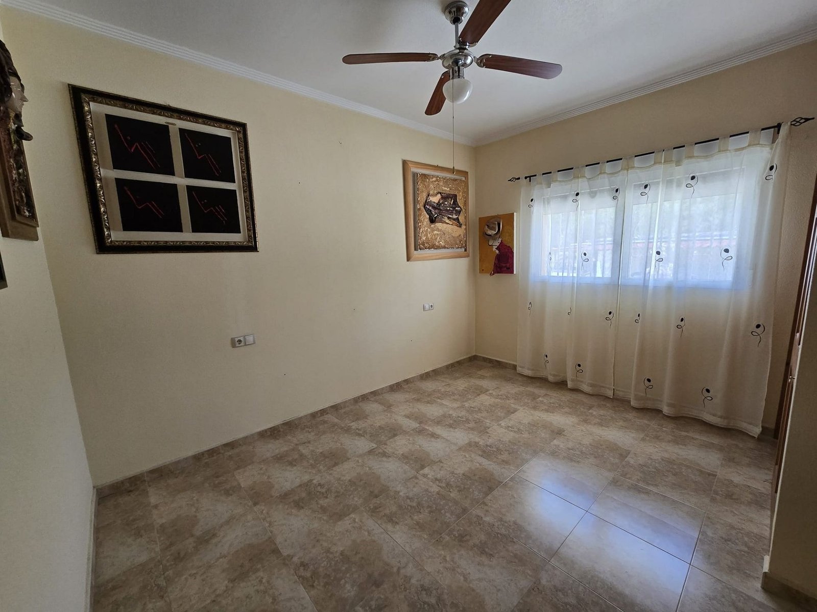 4 Bedroom 3 Bathroom Detached Villa in Sax - Caza De Casa
