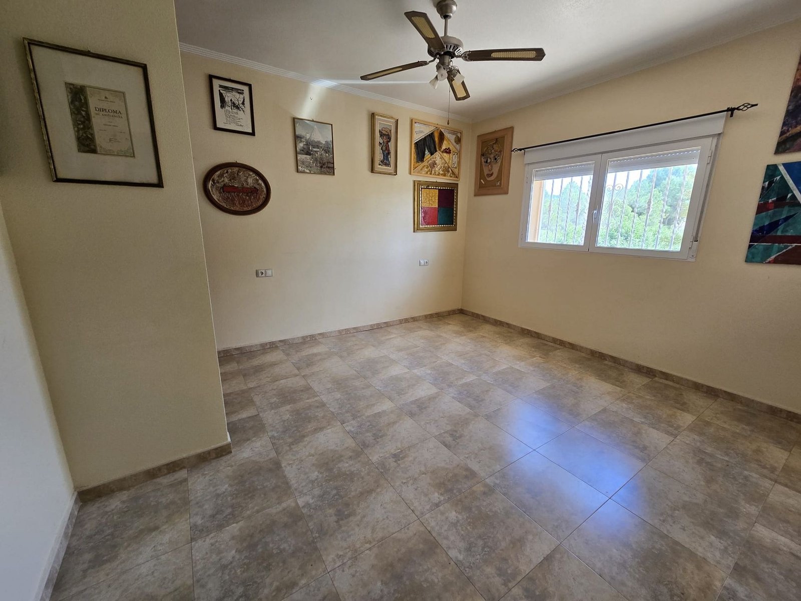 4 Bedroom 3 Bathroom Detached Villa in Sax - Caza De Casa