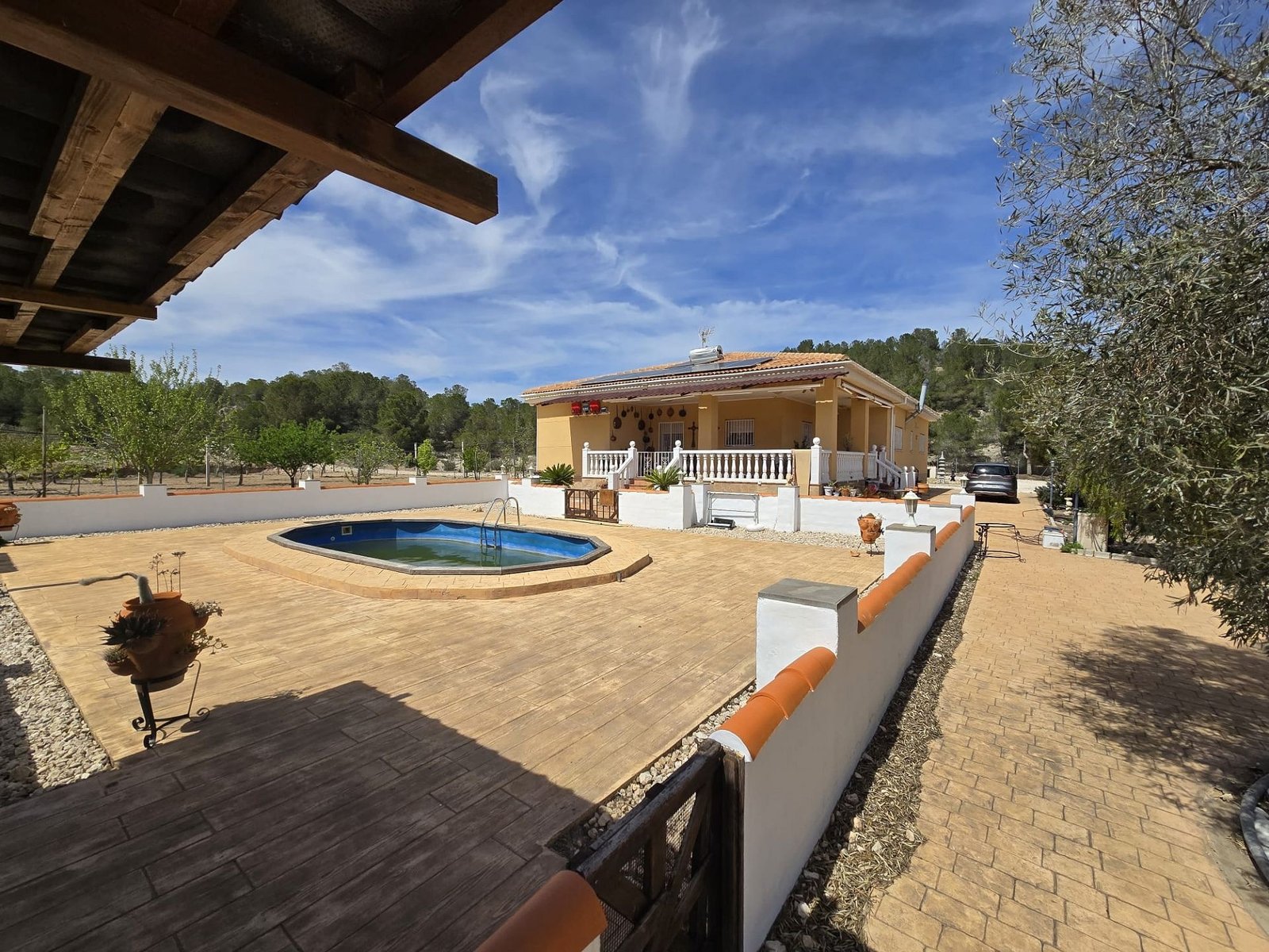 4 Bedroom 3 Bathroom Detached Villa in Sax - Caza De Casa