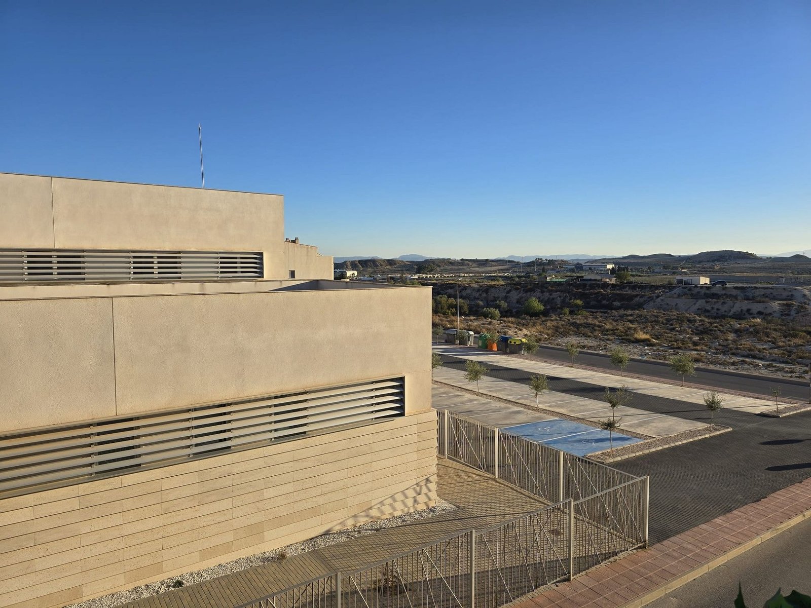 3 Bedroom 2 Bathroom Apartment in Fortuna - Caza De Casa