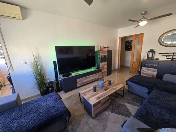 3 Bedroom 2 Bathroom Apartment in Fortuna - Caza De Casa