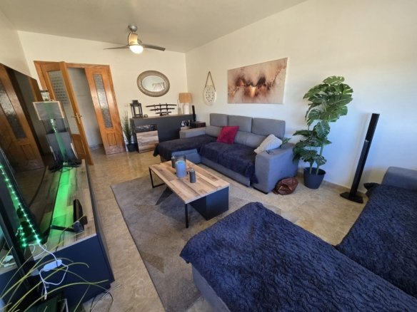 3 Bedroom 2 Bathroom Apartment in Fortuna - Caza De Casa