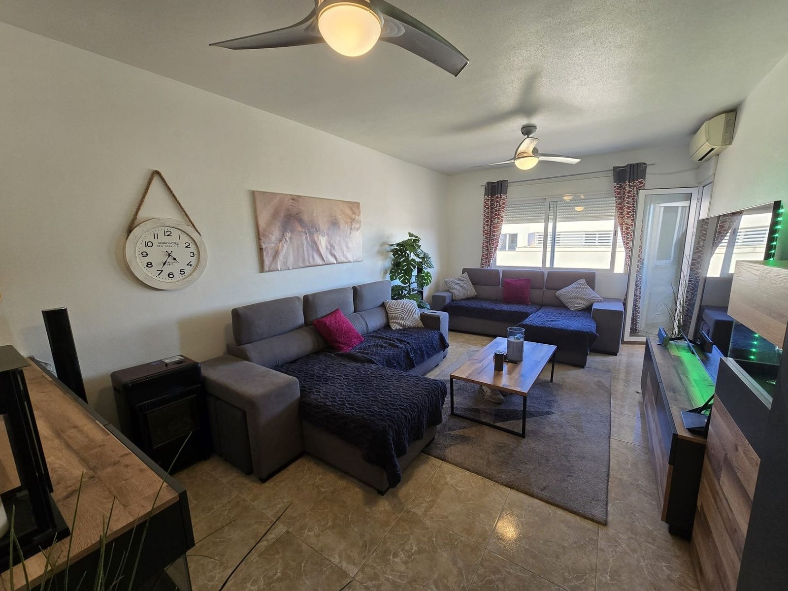 3 Bedroom 2 Bathroom Apartment in Fortuna - Caza De Casa