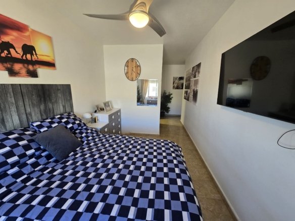 3 Bedroom 2 Bathroom Apartment in Fortuna - Caza De Casa