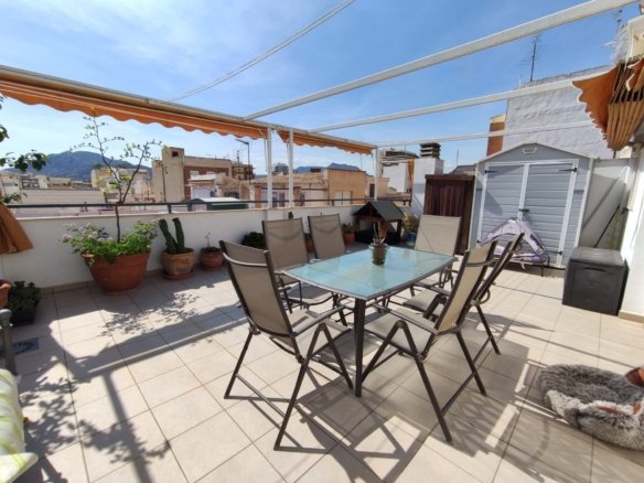 3 Bedroom 3 Bathroom Penthouse in Elda - Caza De Casa