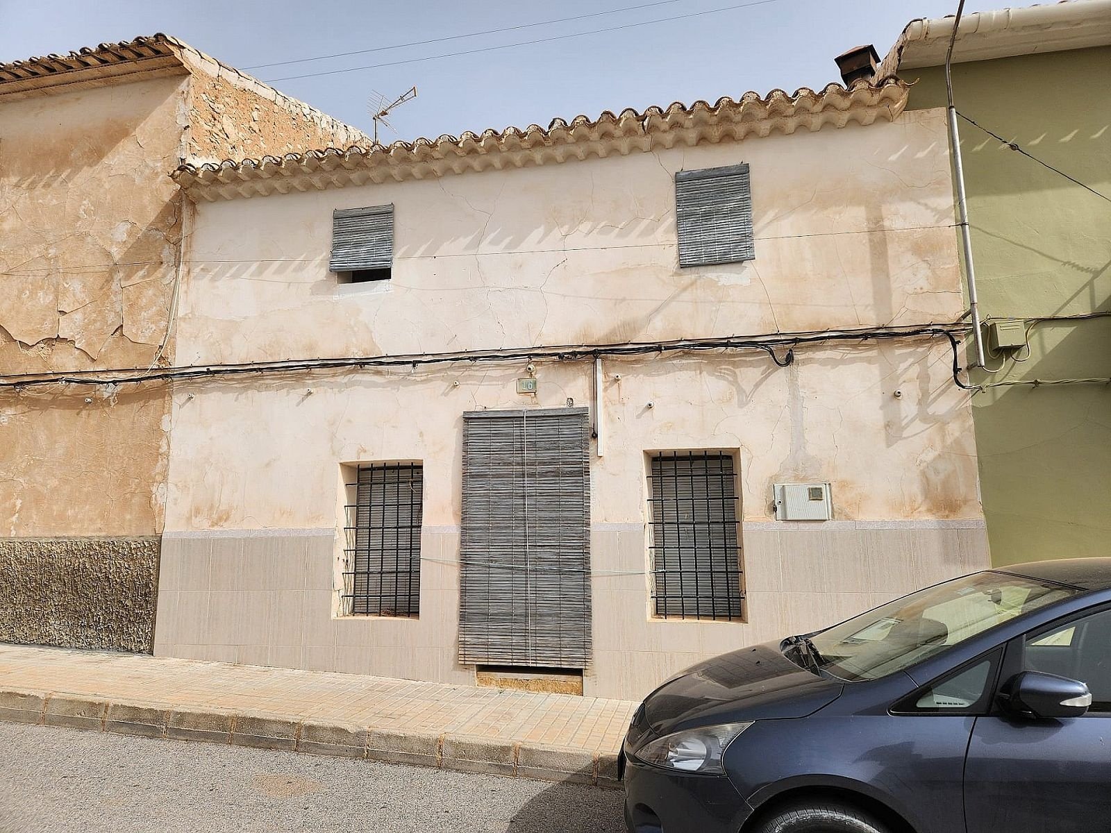 5 Bedroom 1 Bathroom Townhouse in Yecla - Caza De Casa