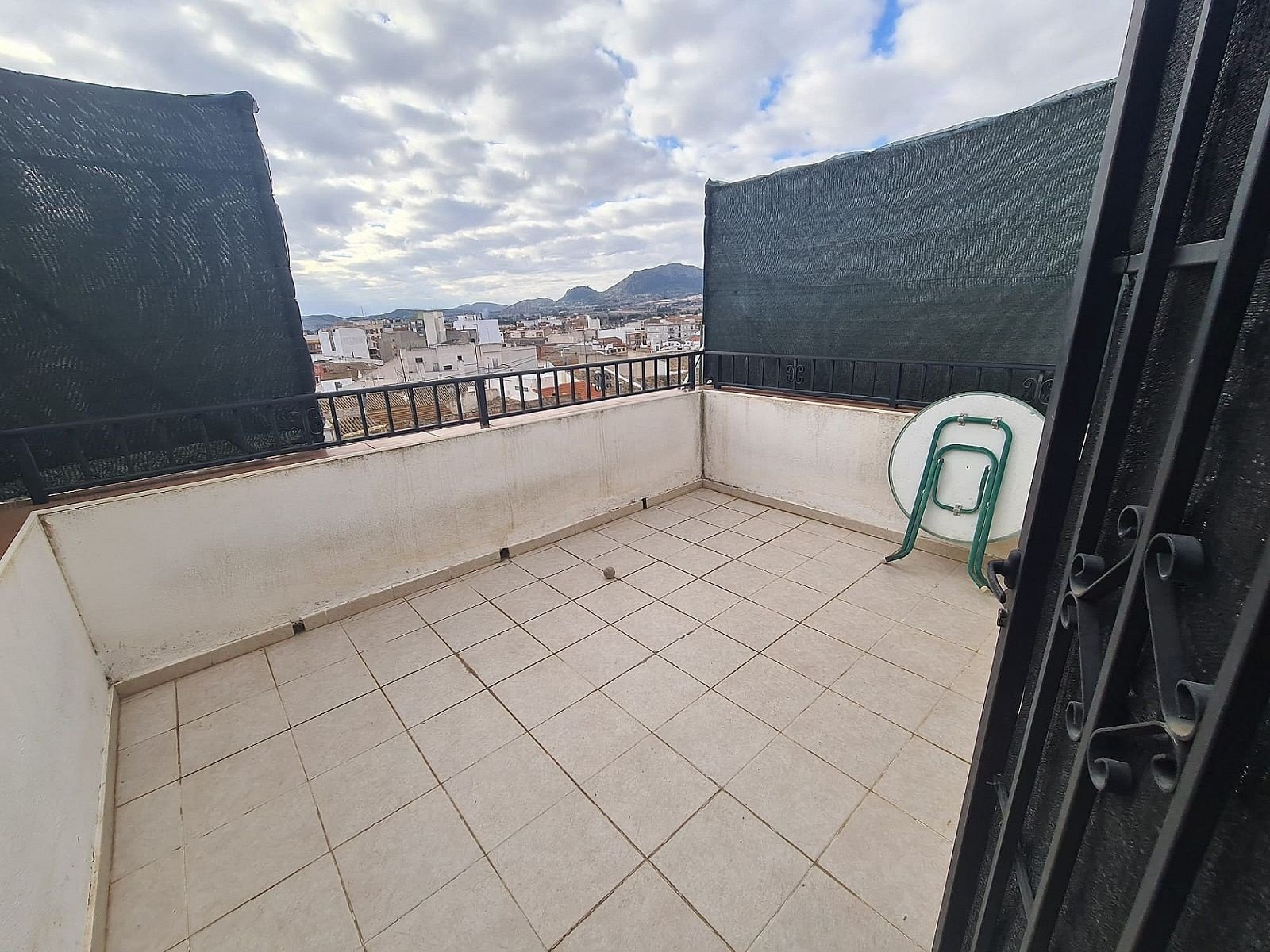 3 Bedroom 1 Bathroom Townhouse in Sax - Caza De Casa