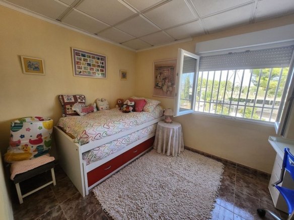 7 Bedroom 2 Bathroom Country house in Villena - Caza De Casa