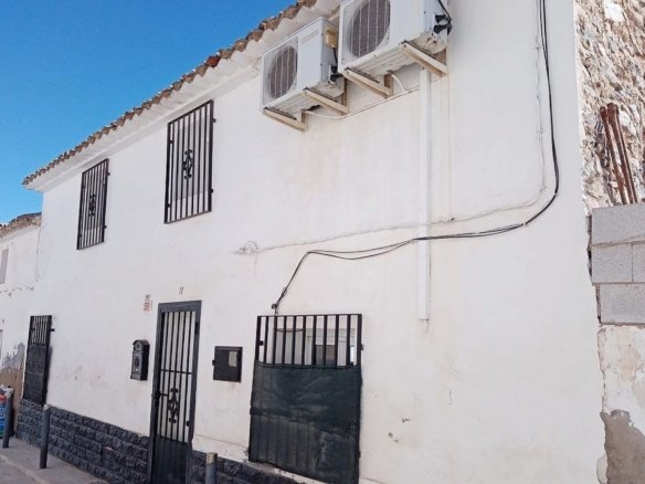 3 Bedroom 1 Bathroom Townhouse in Sax - Caza De Casa