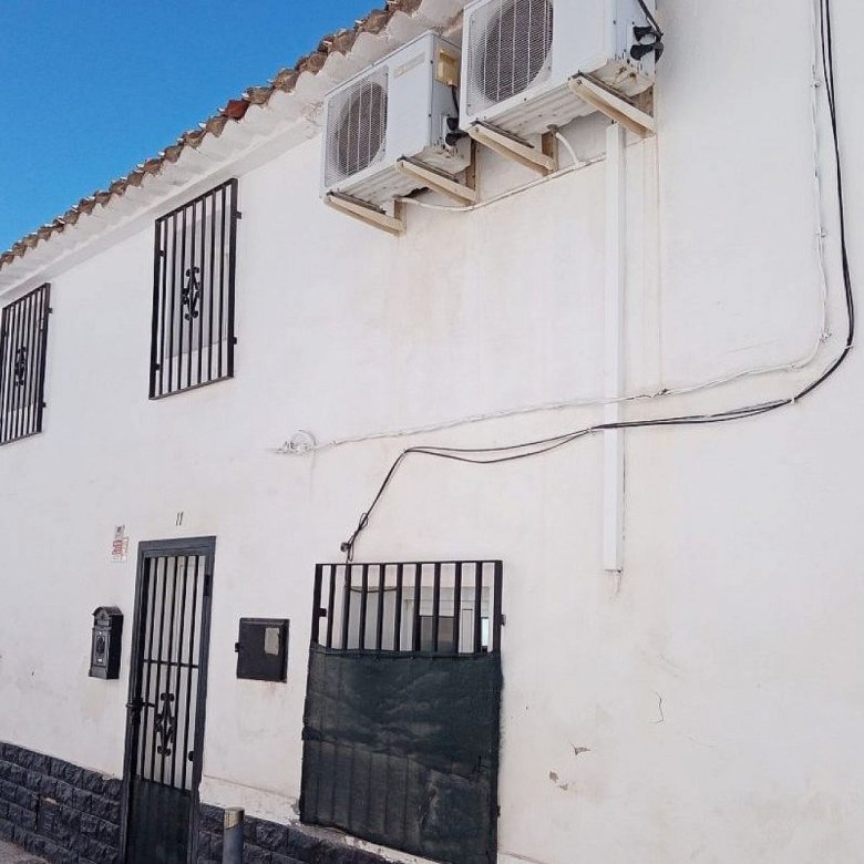 3 Bedroom 1 Bathroom Townhouse in Sax - Caza De Casa
