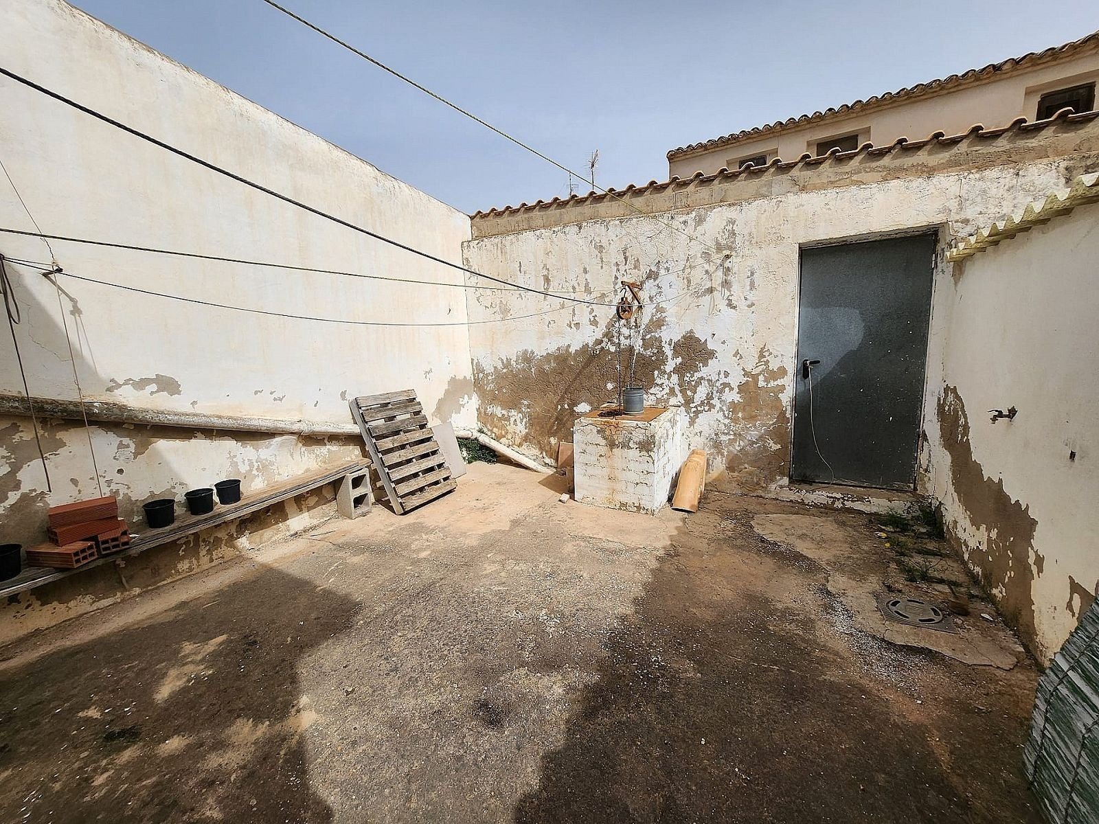 5 Bedroom 1 Bathroom Townhouse in Yecla - Caza De Casa