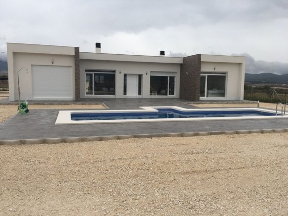 4 Bedroom 3 Bathroom Detached Villa in Pinoso - Caza De Casa