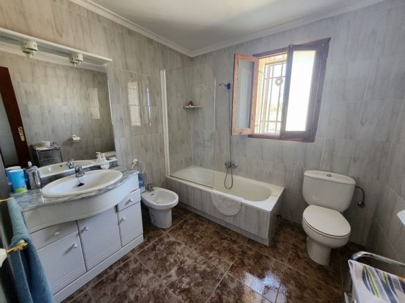 7 Bedroom 2 Bathroom Country house in Villena - Caza De Casa