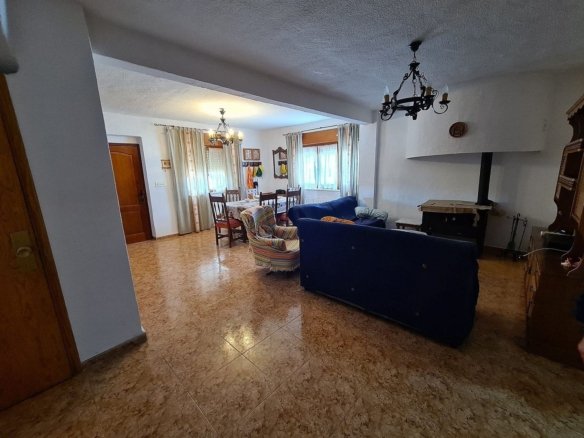 4 Bedroom 2 Bathroom Country house in Sax - Caza De Casa