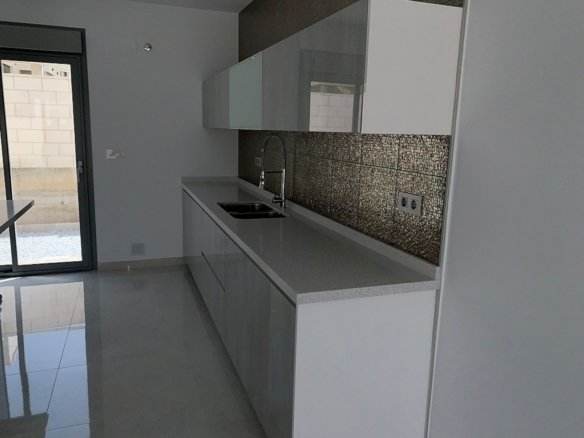 4 Bedroom 3 Bathroom Detached Villa in Pinoso - Caza De Casa
