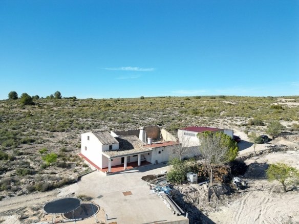 5 Bedroom 1 Bathroom Country house in Caudete - Caza De Casa