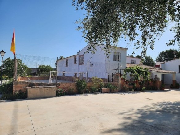 7 Bedroom 2 Bathroom Country house in Villena - Caza De Casa