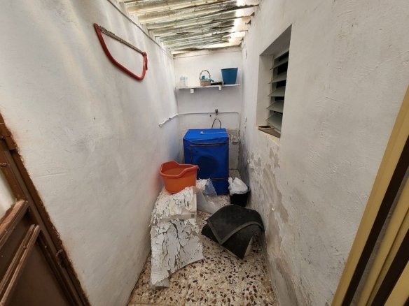 5 Bedroom 1 Bathroom Townhouse in Yecla - Caza De Casa