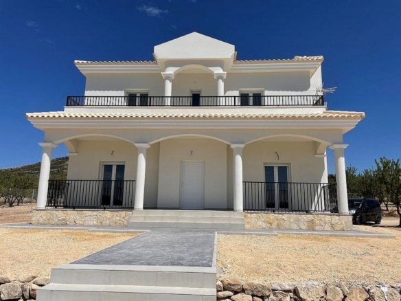 3 Bedroom 2 Bathroom Detached Villa in Pinoso - Caza De Casa