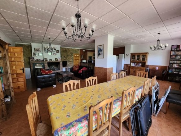 10 Bedroom 6 Bathroom Country house in Jalance - Caza De Casa