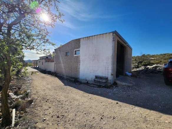5 Bedroom 1 Bathroom Country house in Caudete - Caza De Casa