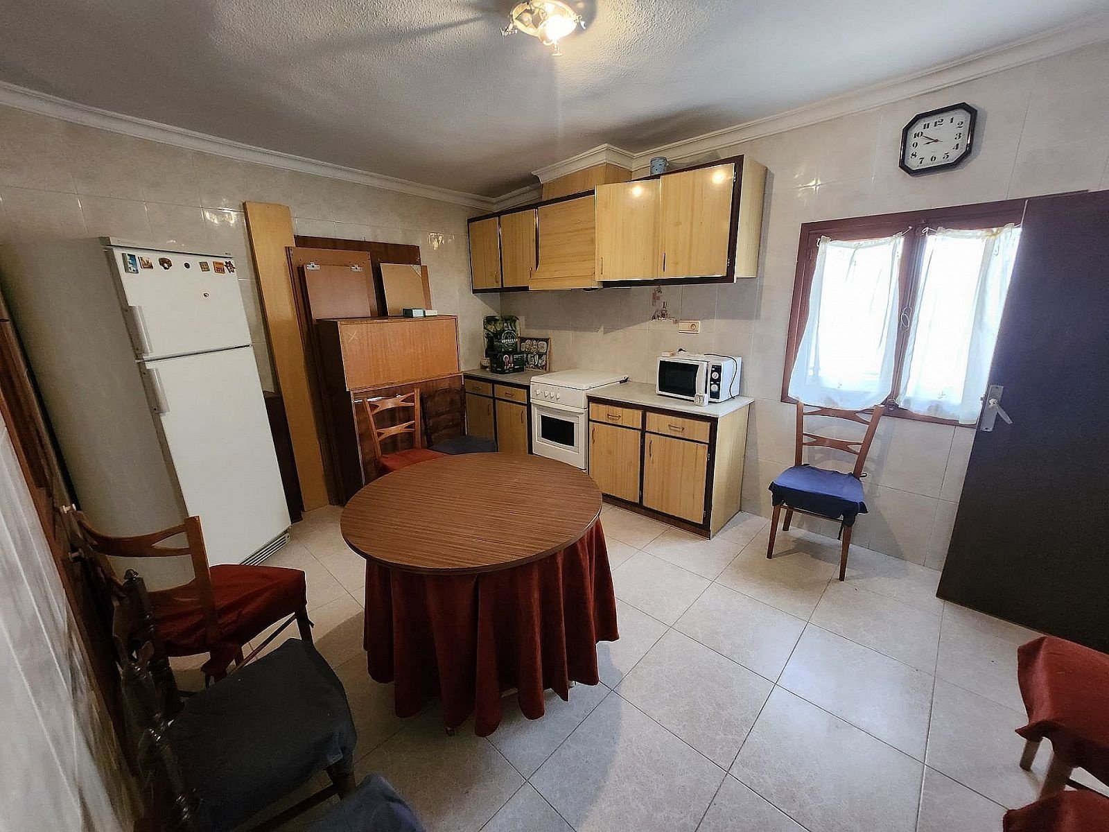 5 Bedroom 1 Bathroom Townhouse in Yecla - Caza De Casa
