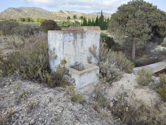 15,309 m² Land in Sax - Caza De Casa