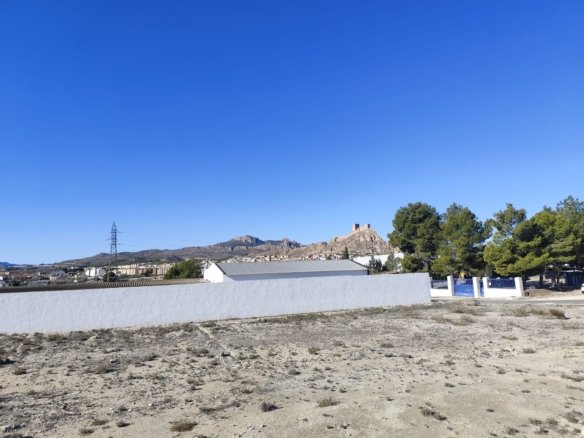1 Bathroom Commercial in Sax - Caza De Casa