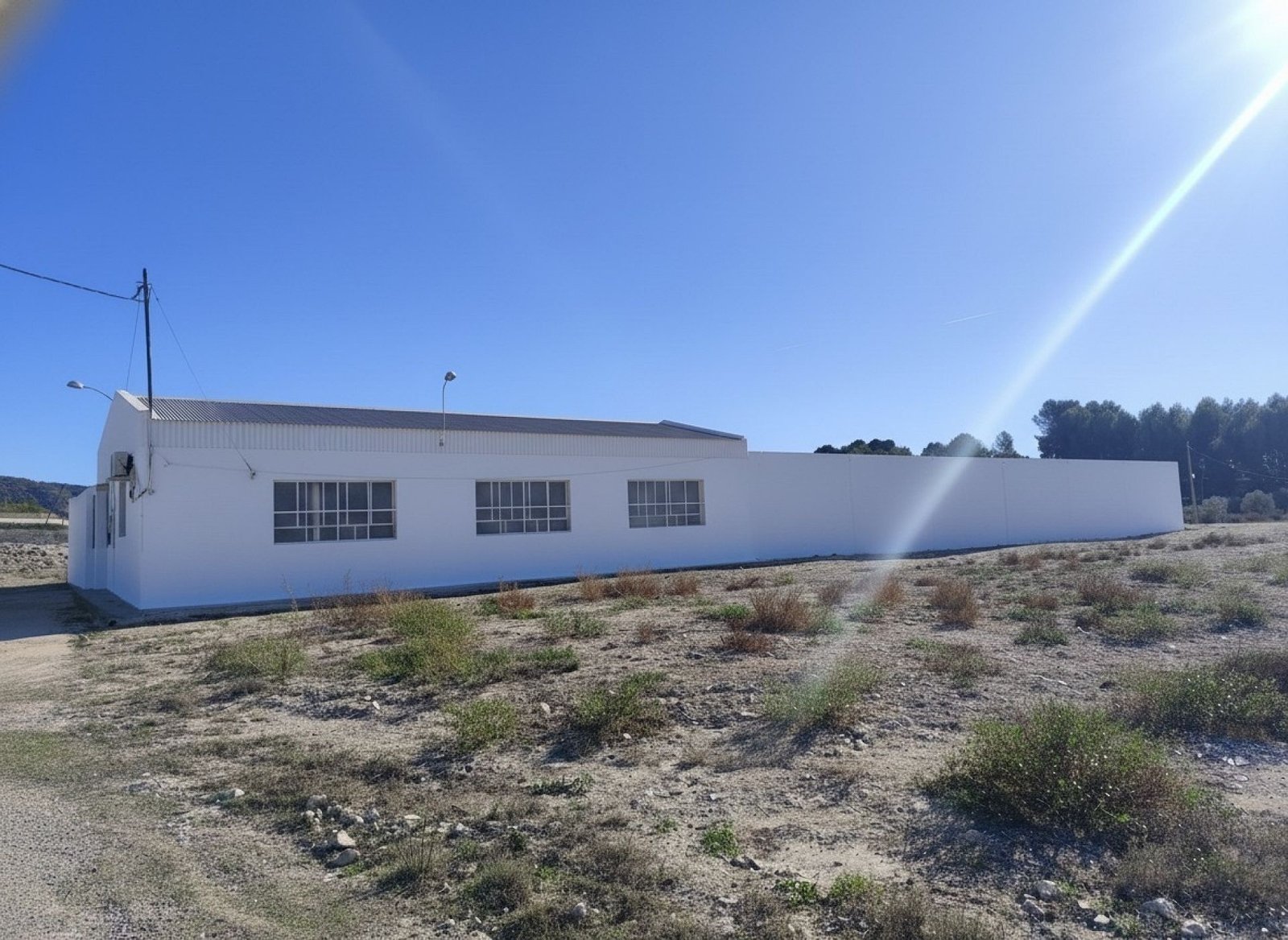 1 Bathroom Commercial in Sax - Caza De Casa